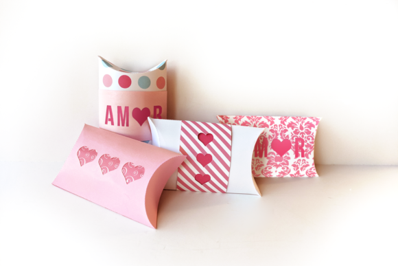 Amor Y Corazones Caja Pillow Box: A Thoughtful Packaging Choice for Meaningful Gifting